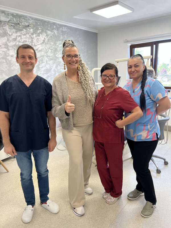 Imagine companie HAPPY TOOTH LABORATORY S.R.L.