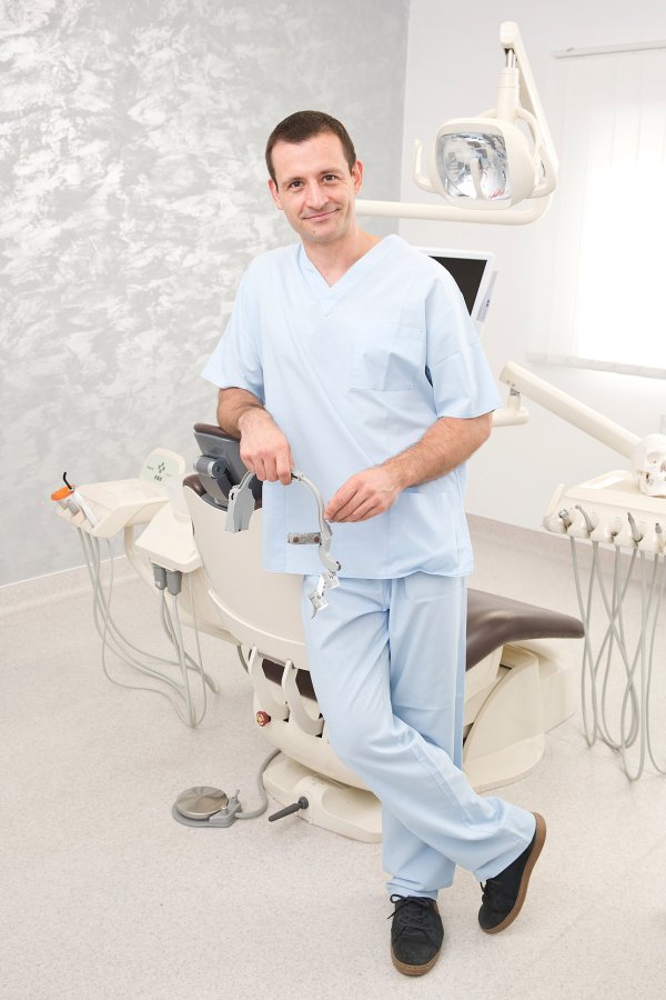 Imagine companie HAPPY TOOTH LABORATORY S.R.L.