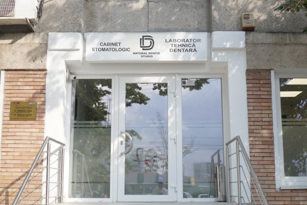 Imagine companie NATURAL DENTIS STUDIO S.R.L.